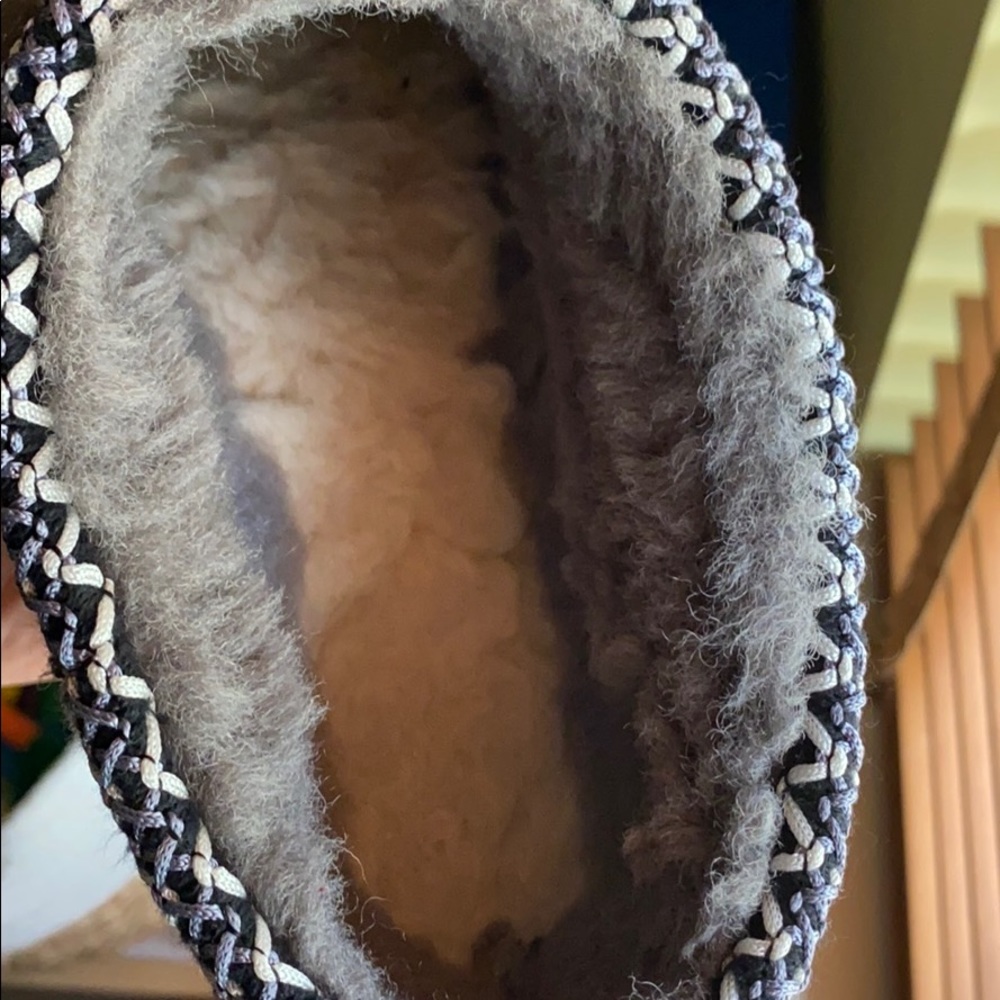 Ugg Slipper - image 6